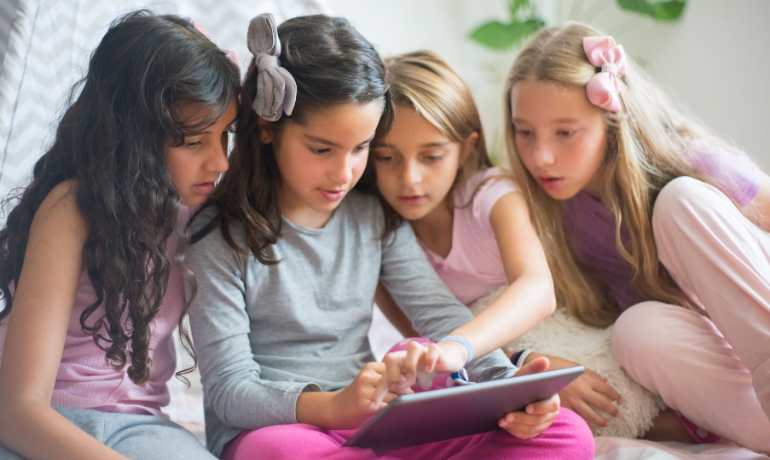 هل ساهمت الأجهزة الذكية في انتشار القمل في البيت؟